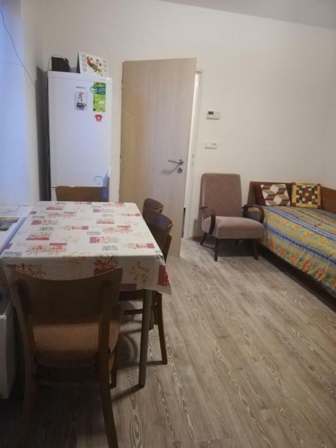 Apartmany Pod Divadlem Znojmo Luaran gambar
