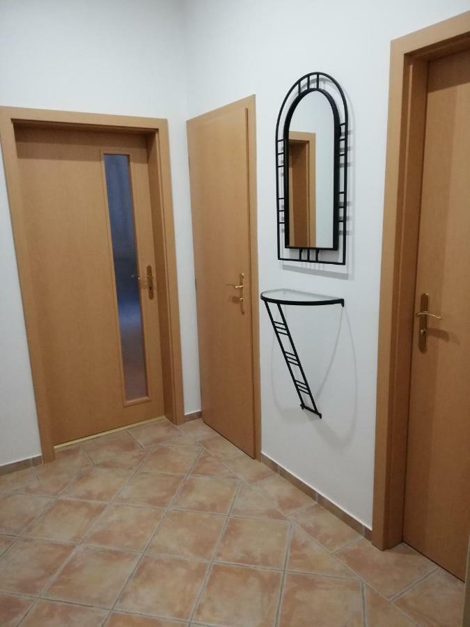 Apartmany Pod Divadlem Znojmo Luaran gambar